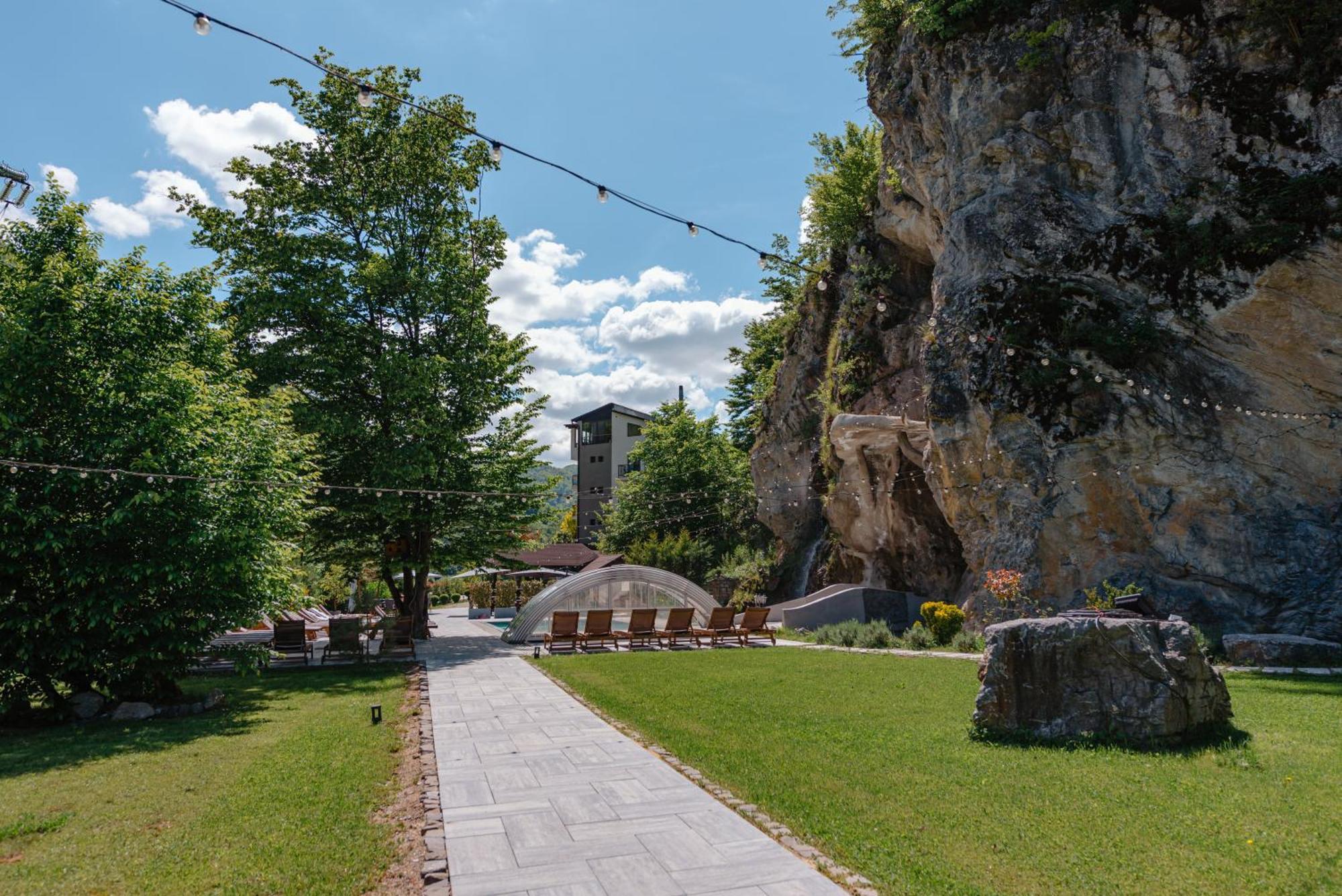 Pensiunea Apuseni Wild Remeţi Esterno foto
